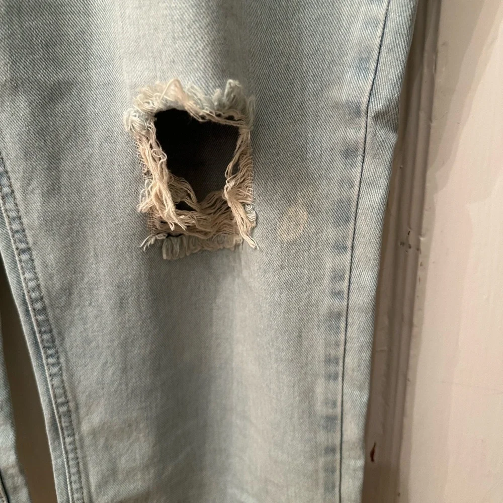 NWT Wrangler High-Rise Rodeo Straight Crop Light Blue Distressed Jeans 14/32 - Picture 3 of 5